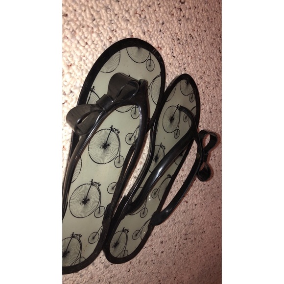 Sandals - Picture 3 of 3